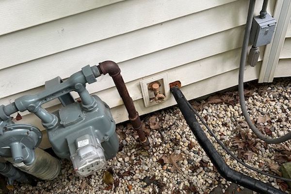 Gas line services in Elgin IL - when to call a professional